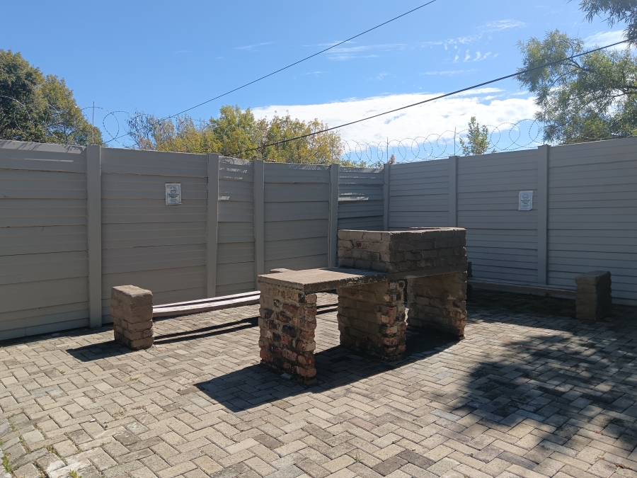 8 Bedroom Property for Sale in Brandwag Free State